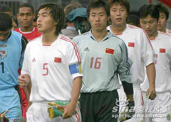 沙尔克队意志坚定,迈向下一轮 沙尔克队意志坚定,迈向下一轮