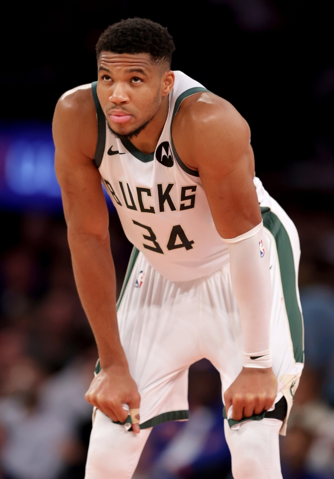 开云APP-包含尼克斯力克雄鹿，兰多夫关键时刻发威带队的词条