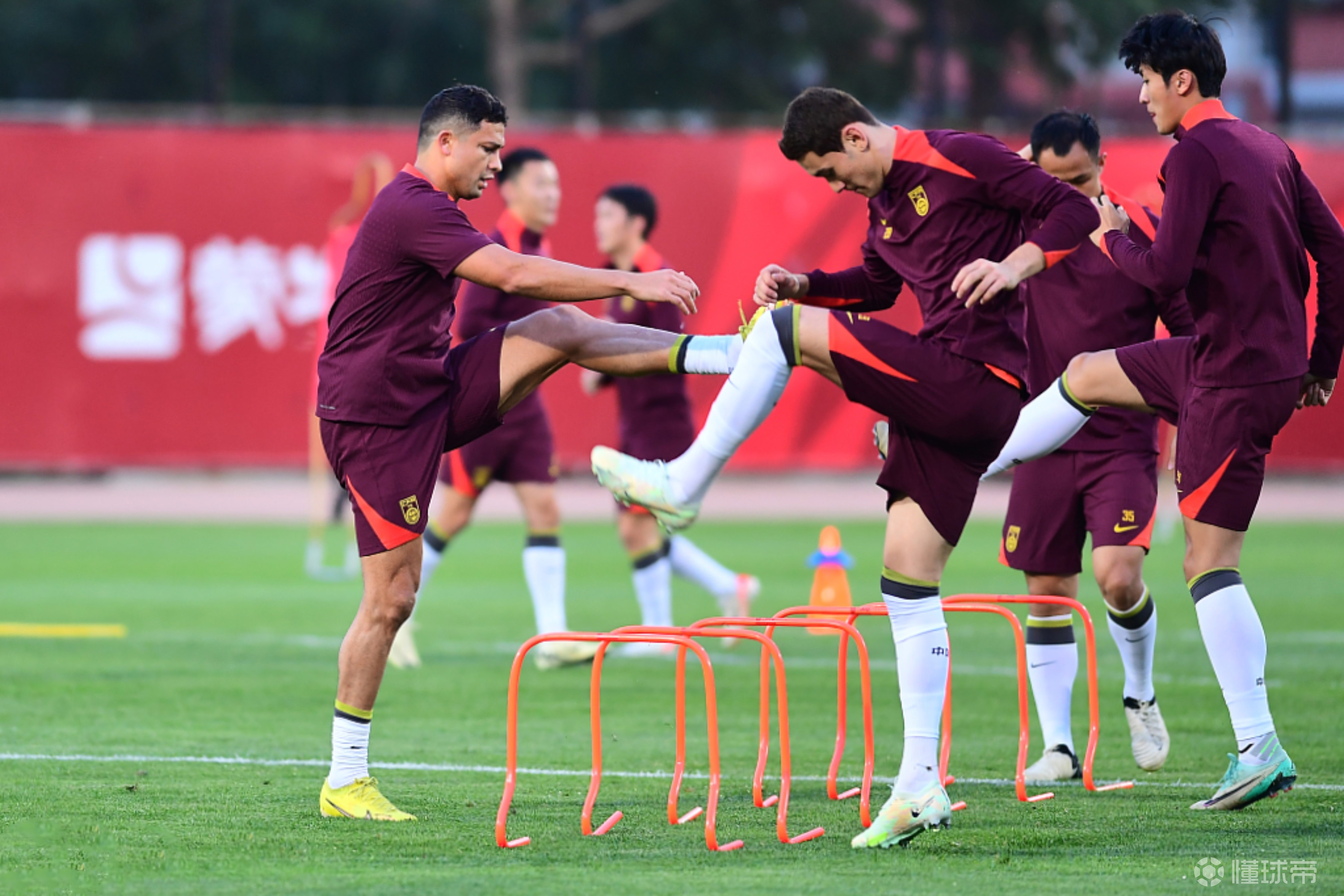 开云体育中国-国足再度凯旋归来，大显身手