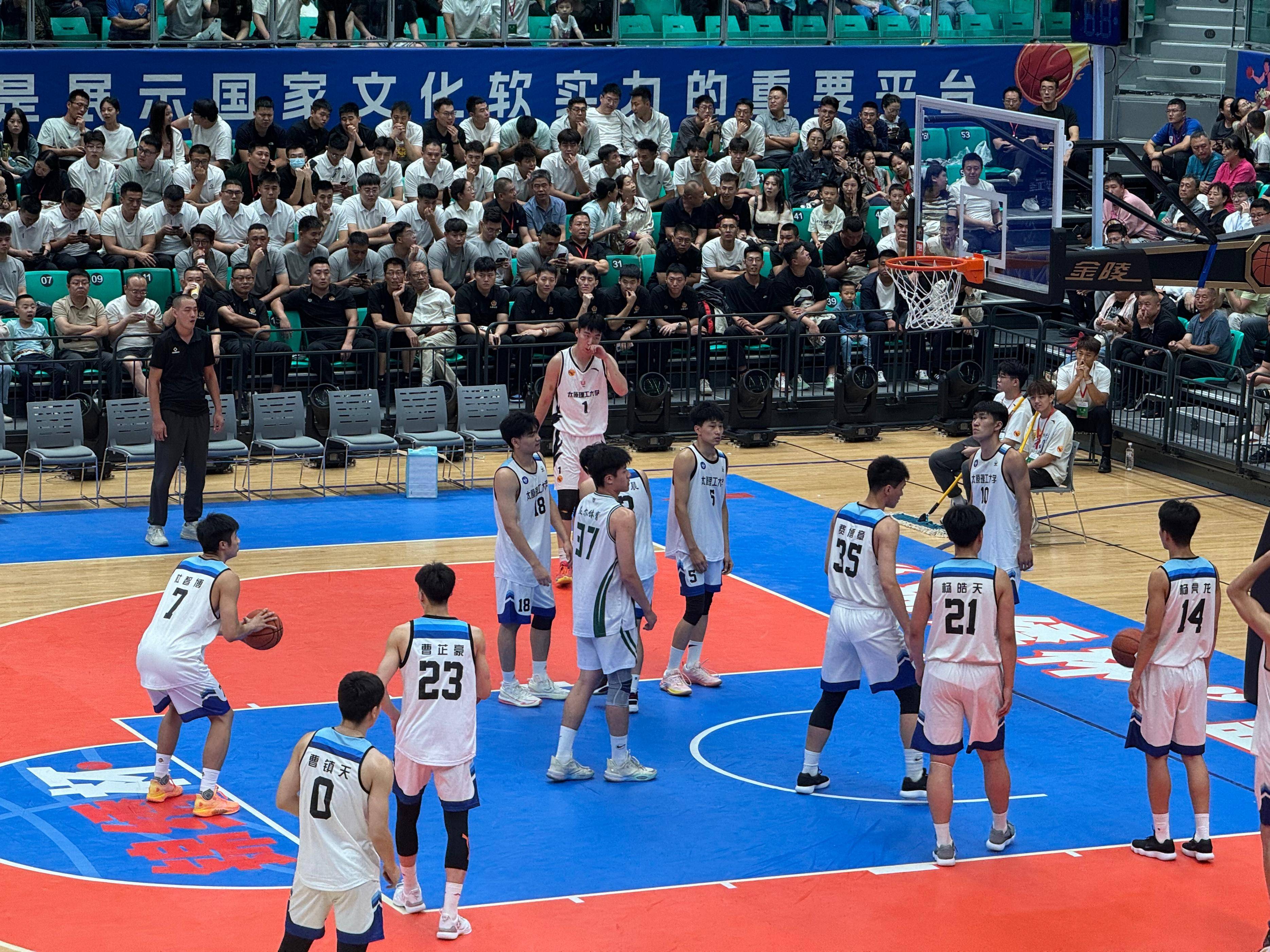 开云官网-竞技激烈的篮球比赛拉开帷幕