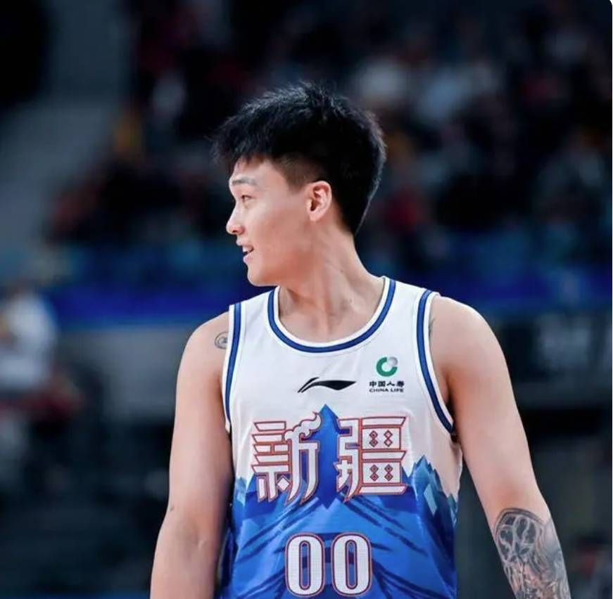 包含新疆男篮擒获河南领先积分榜的词条