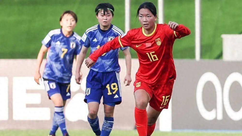 德国女足大出奇招,赢得观众掌声的简单介绍 德国女足大出奇招,赢得观众掌声的简单介绍