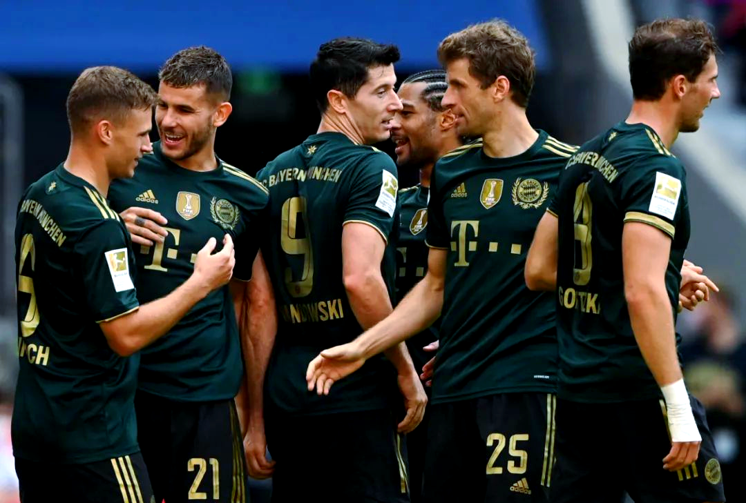 拜仁鏖战荷兰，莱万状态火热