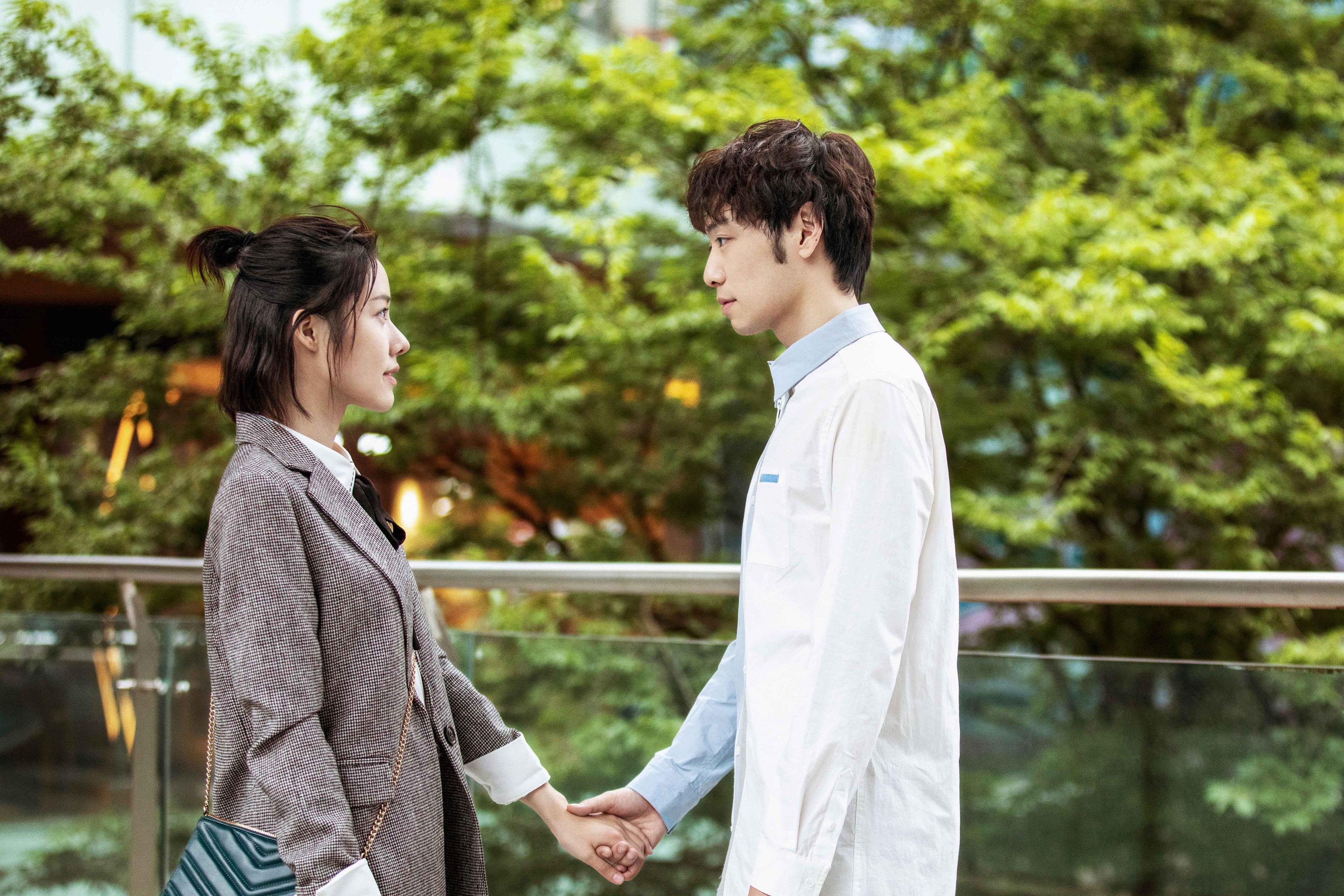 开云体育APP下载-客场奇迹夜！弗拉霍维奇戴帽闪耀皮斯胡安，尤文逆境逼平曼联