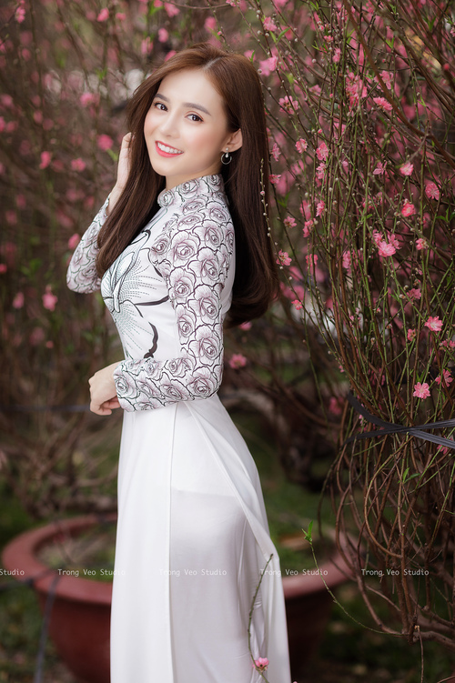 绝杀夜,郁金香与三狮共舞,世界杯头名之争,荷兰一剑封喉,凯恩带队登顶